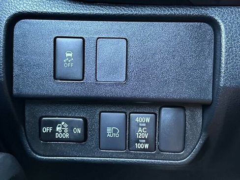 Used 2021 Toyota Tacoma TRD Off-Road AWD/4WD image 29