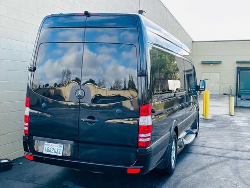 Used 2014 Mercedes-Benz Sprinter 2500 image 8