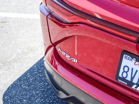 Used 2021 Toyota Mirai RWD image 9