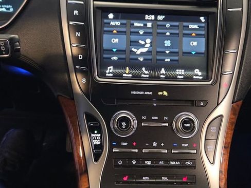 Used 2019 Lincoln Nautilus Select image 19