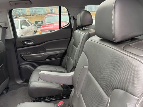 Used 2023 GMC Acadia SLT w/ GMC Pro Grade Package AWD/4WD image 19