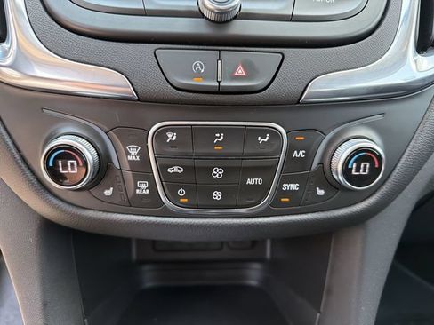 Used 2024 Chevrolet Equinox LT FWD image 20