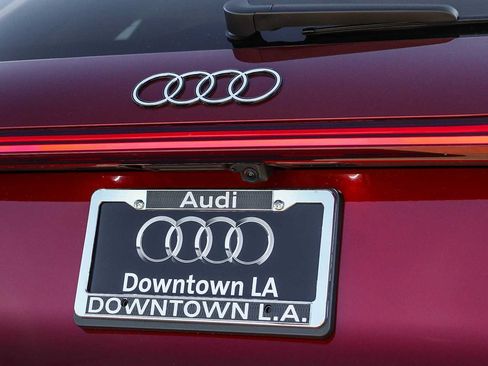 Used 2025 Audi Q5 Premium w/ Convenience Package AWD/4WD image 11
