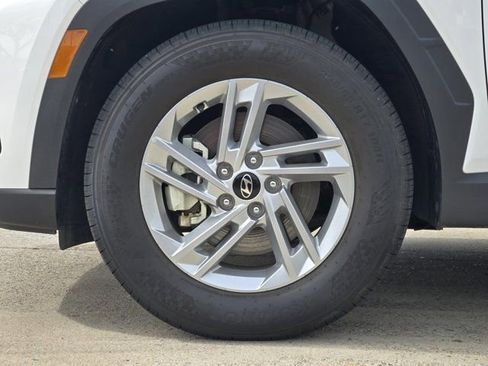 Used 2025 Hyundai Tucson SE FWD image 11