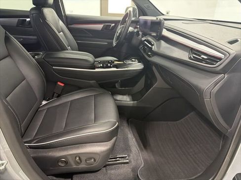 Used 2025 Buick Enclave Preferred FWD image 20