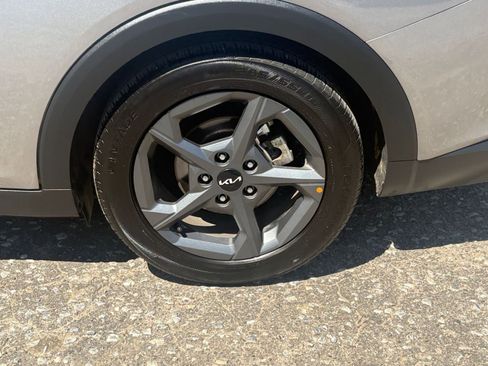 Used 2025 Kia K4 LXS FWD image 28