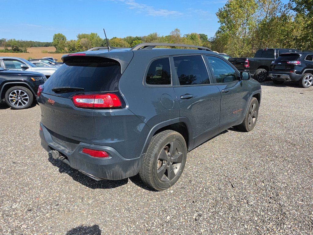 Used 2016 Jeep Cherokee Latitude AWD/4WD image 6
