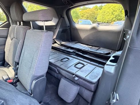Used 2025 Honda Pilot Sport image 15