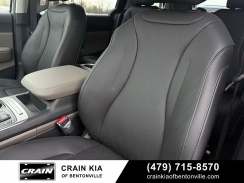 New 2026 Kia Carnival FWD image 24