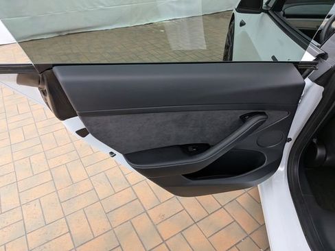 Used 2022 Tesla Model 3 Performance image 20
