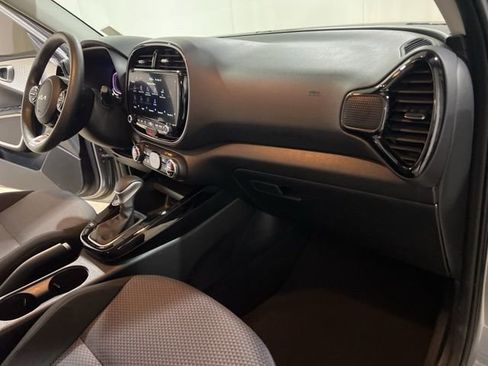 Used 2025 Kia Soul S image 23