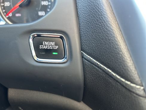 Used 2023 GMC Acadia SLT image 10