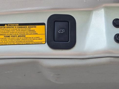 Used 2013 Toyota Venza image 32