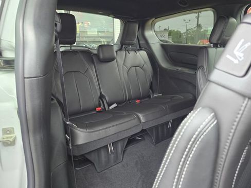 New 2027 Chrysler Pacifica LX FWD image 40
