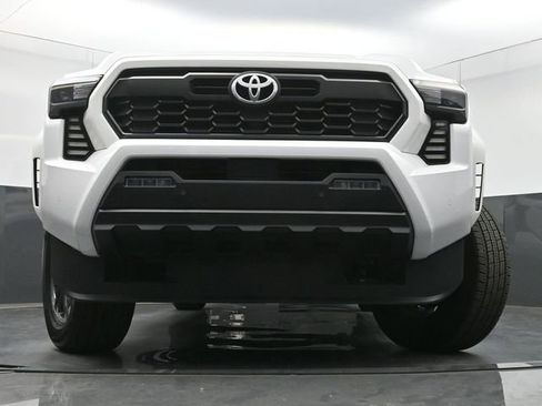 Used 2025 Toyota Tacoma TRD Sport w/ TRD Sport Upgrade Package AWD/4WD image 29