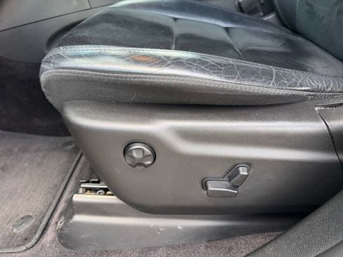 Used 2018 Jeep Grand Cherokee Altitude RWD image 16