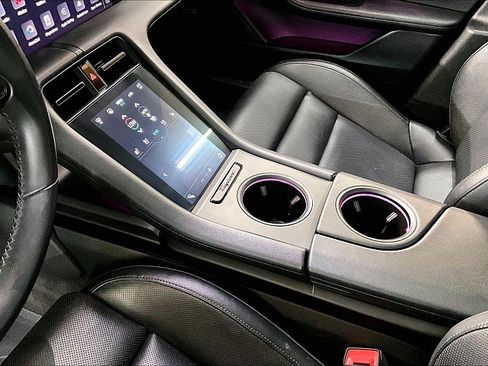 Used 2021 Porsche Taycan 4S w/ Premium Package image 14