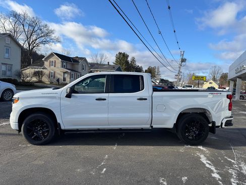 Used 2023 Chevrolet Silverado 1500 Custom image 12