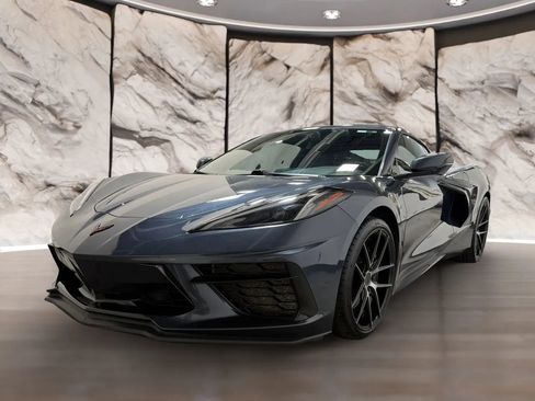 Used 2020 Chevrolet Corvette Stingray Coupe w/ Z51 Performance Package image 2