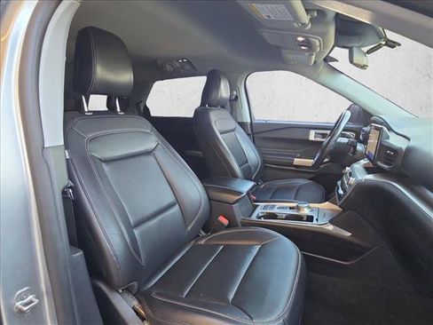 Used 2021 Ford Explorer XLT w/ Equipment Group 202A image 19