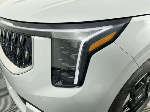 New 2026 Kia Carnival EX FWD image 10