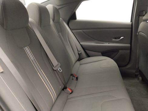 Used 2025 Hyundai Elantra Sport FWD image 19