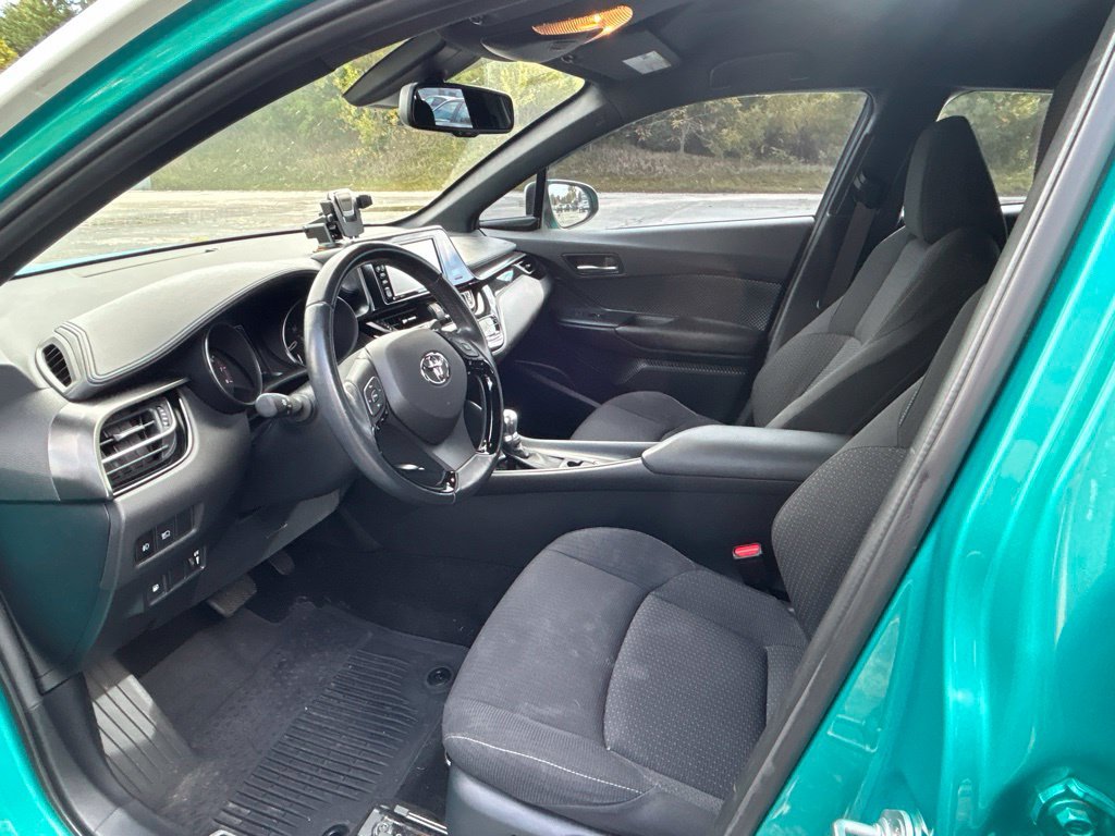 Used 2018 Toyota C-HR XLE FWD image 18