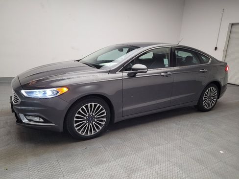Used 2017 Ford Fusion SE w/ Fusion SE Technology Package image 2