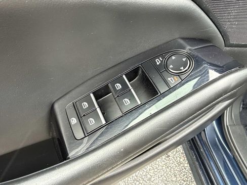 Used 2024 MAZDA MAZDA3 s FWD image 20