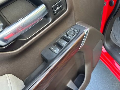 Used 2021 GMC Sierra 1500 SLT image 11