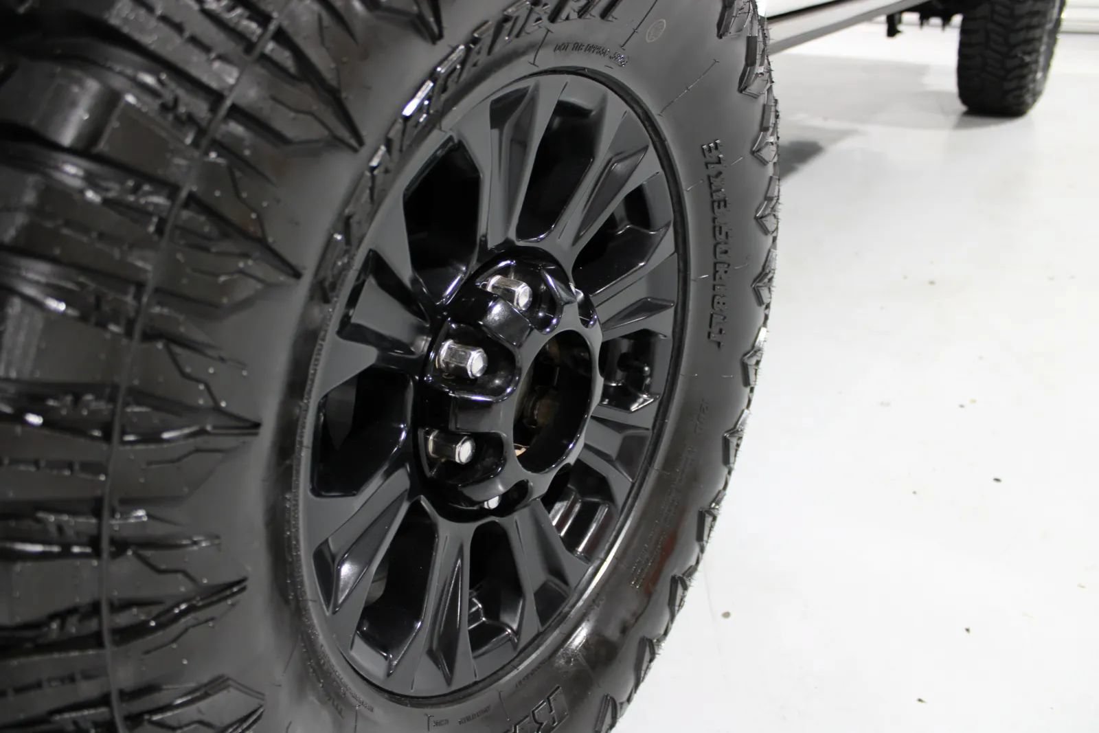 Used 2022 Ford F250 Lariat w/ Tremor Off-Road Package AWD/4WD image 6