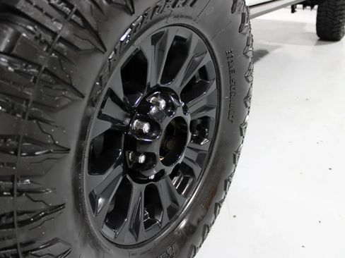 Used 2022 Ford F250 Lariat w/ Tremor Off-Road Package AWD/4WD image 6