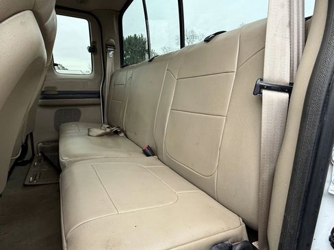 Used 2005 Ford F250 XL image 21