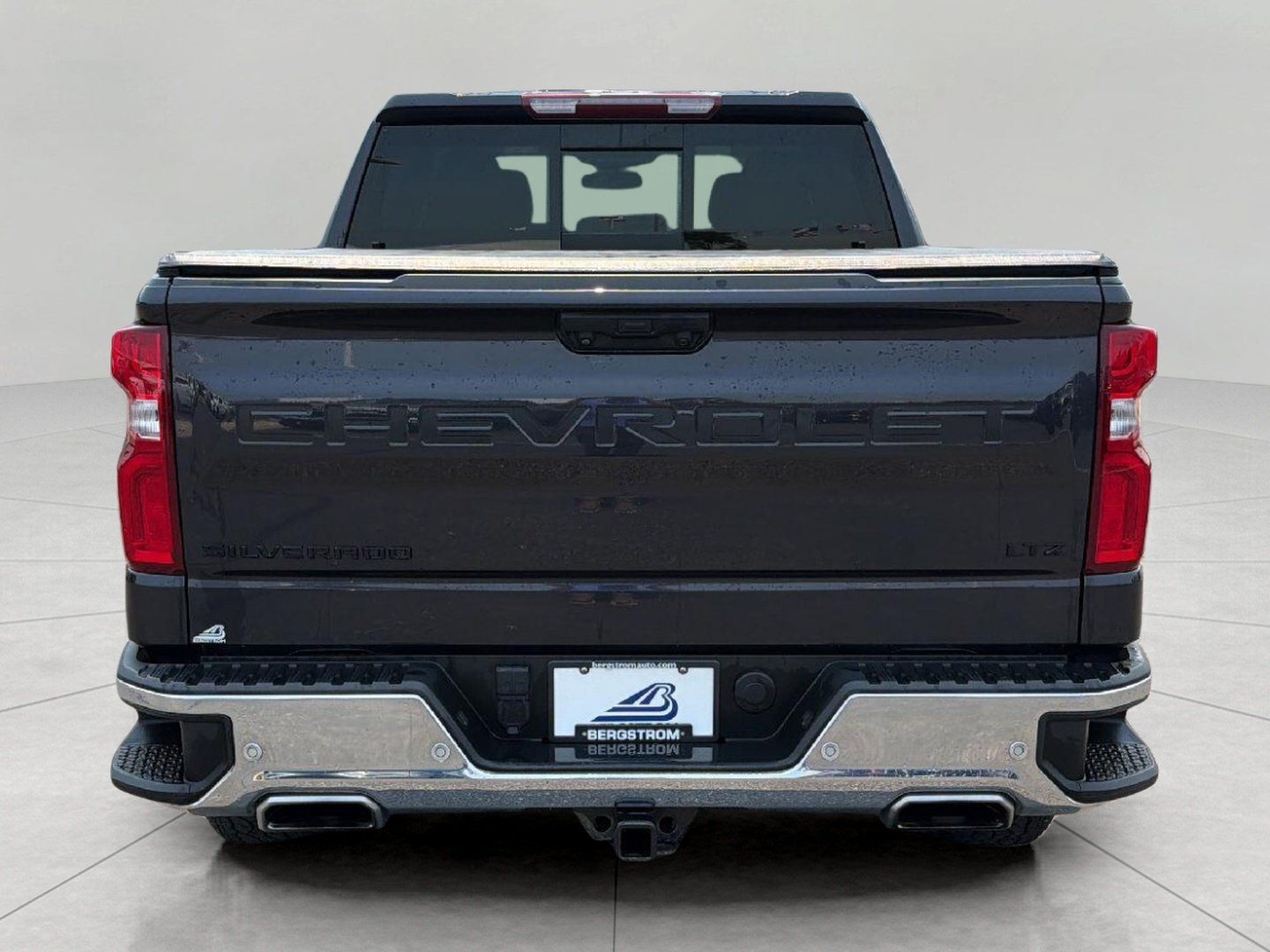 Used 2023 Chevrolet Silverado 1500 LTZ AWD/4WD image 5