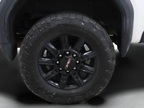 Used 2024 GMC Sierra 2500 AT4 w/ Technology Package AWD/4WD image 31