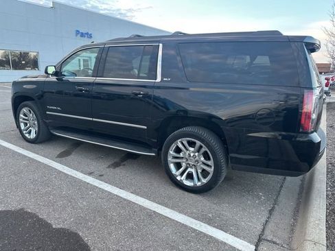 Used 2019 GMC Yukon XL SLT w/ Premium Edition image 4