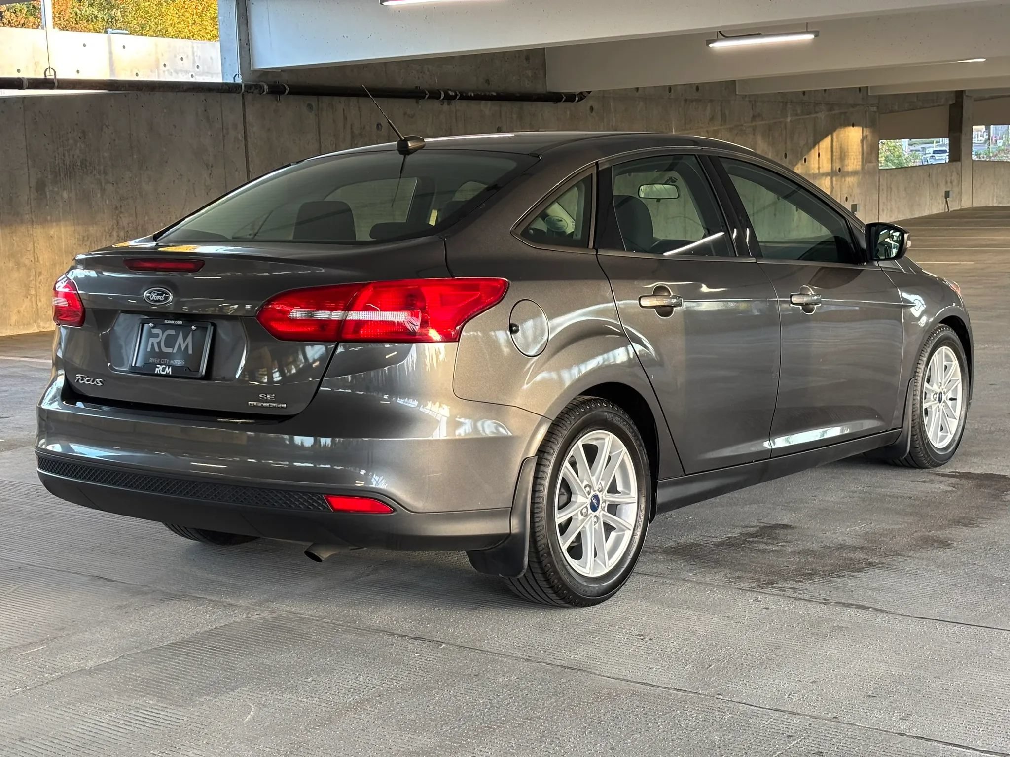 Used 2016 Ford Focus SE w/ SE Cold Weather Package FWD image 6