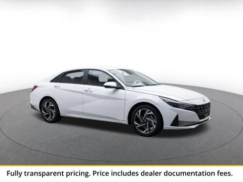 Used 2025 Hyundai Elantra SEL FWD image 1