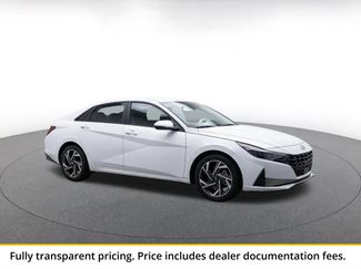 Used 2025 Hyundai Elantra SEL FWD video 1
