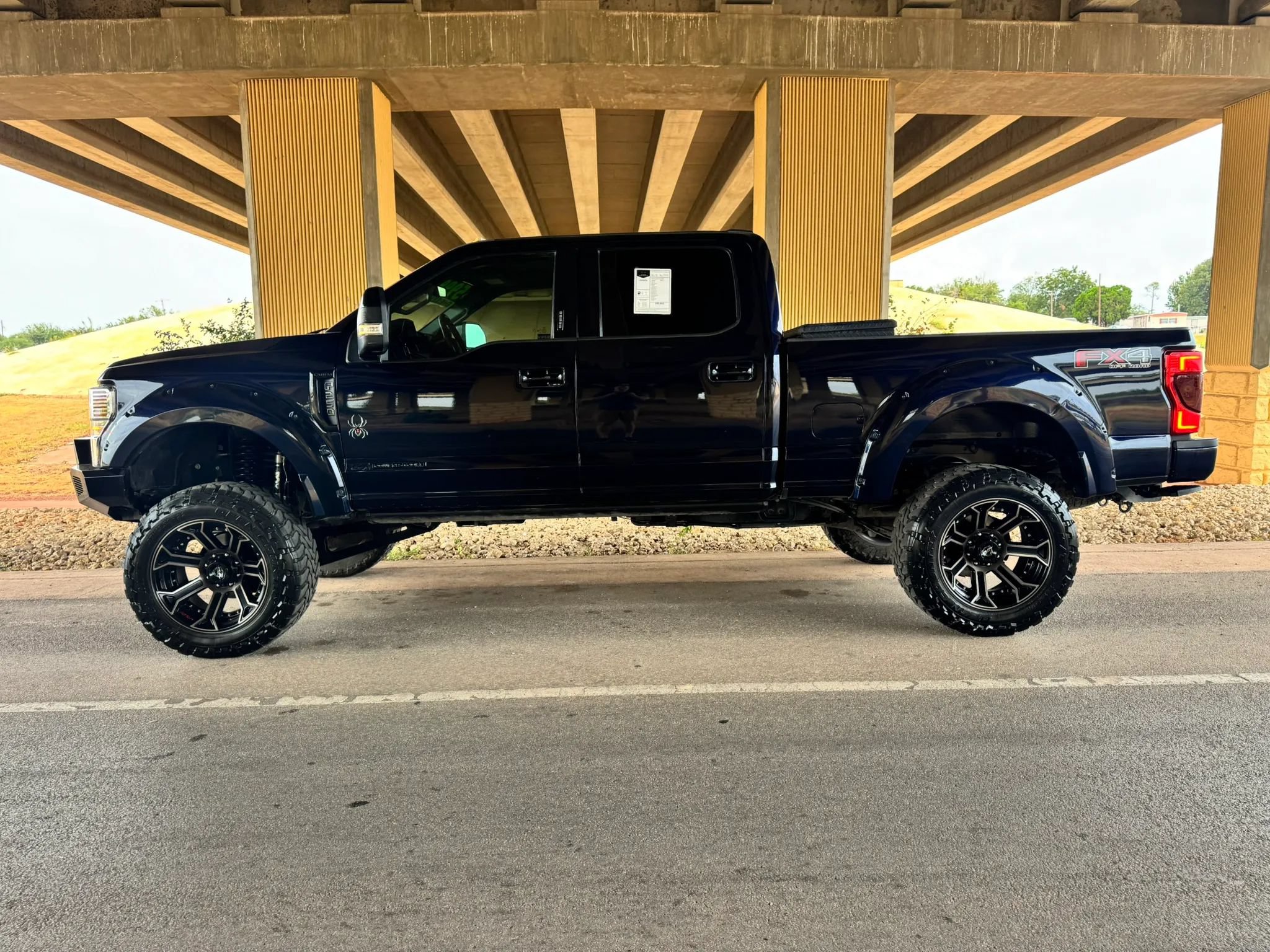 Used 2021 Ford F250 Lariat w/ Lariat Ultimate Package AWD/4WD image 6
