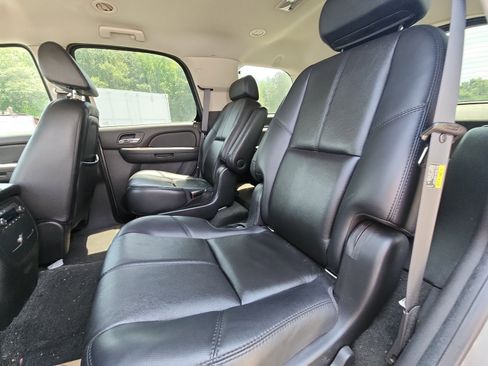 Used 2007 GMC Yukon SLT w/ SLT Preferred Equipment Group RWD image 19