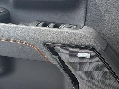 Used 2025 GMC Sierra 2500 AT4 w/ AT4 Premium Plus Package image 18