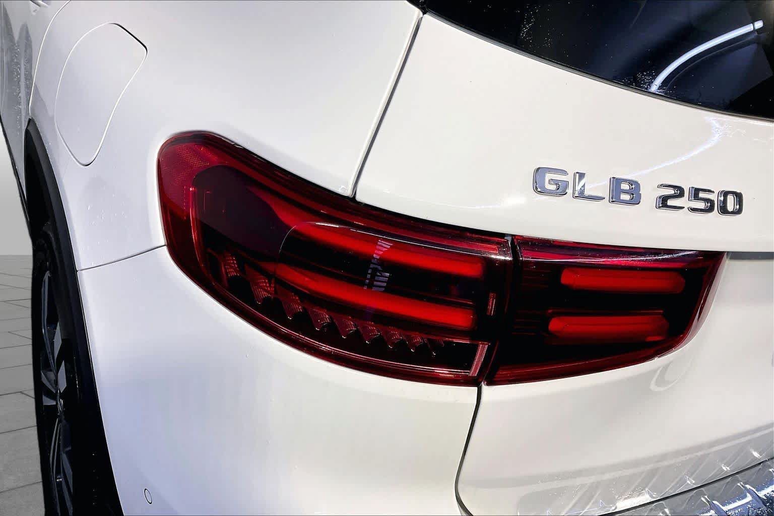 New 2026 Mercedes-Benz GLB 250 4MATIC image 5