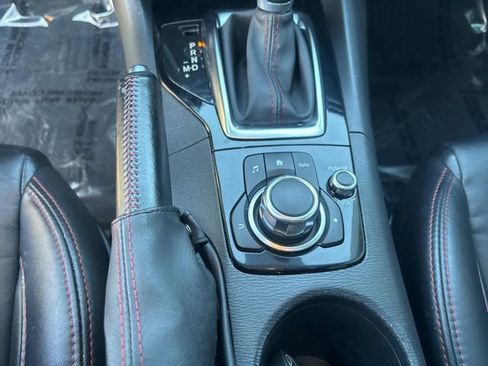 Used 2015 MAZDA MAZDA3 i Grand Touring image 33