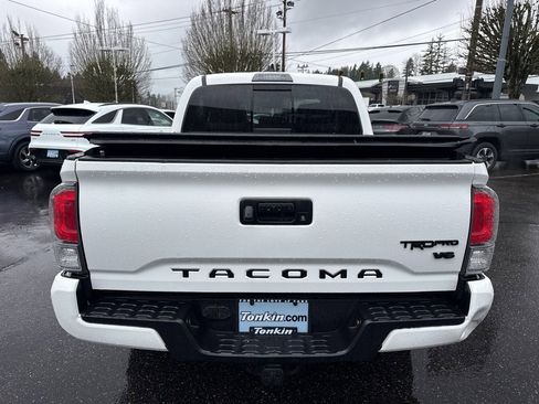 Used 2020 Toyota Tacoma TRD Sport image 6