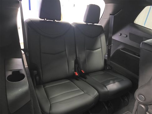 Used 2022 Cadillac XT6 Premium Luxury image 12