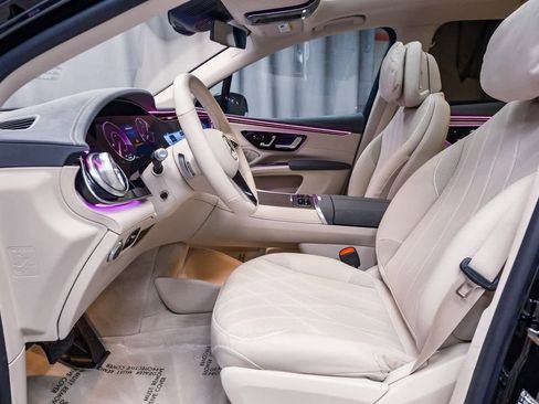 Used 2025 Mercedes-Benz EQS 580 4MATIC SUV image 17