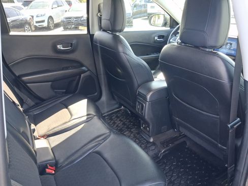 Used 2018 Jeep Compass Latitude w/ Popular Equipment Group FWD image 30