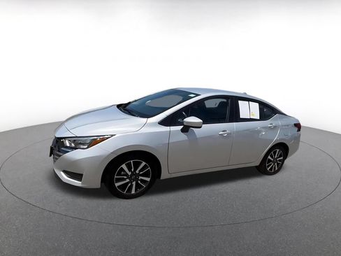 Used 2025 Nissan Versa SV FWD image 8