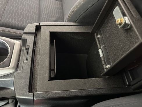 Used 2017 Toyota Tacoma SR5 image 31